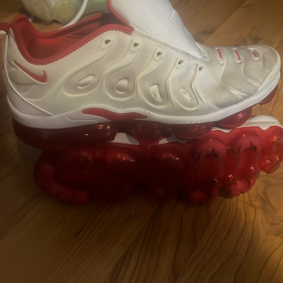 Nike air vapor max red and whites 11.5 men - Picture 1 of 5